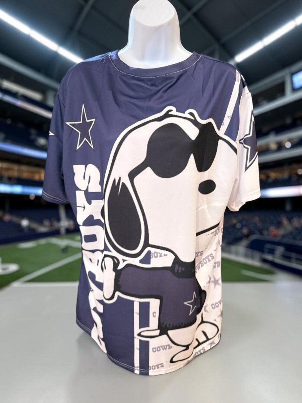Dallas Cowboys Snoopy Top - NWOT